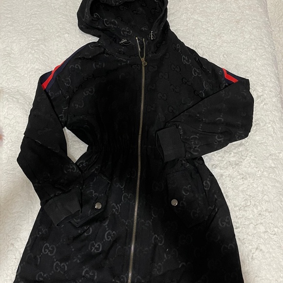 Gucci - Picture 1 of 5